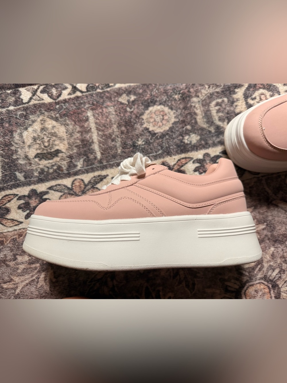 Dream Pairs Pink Platform Sneakers with White Sole - Picture 2 of 2